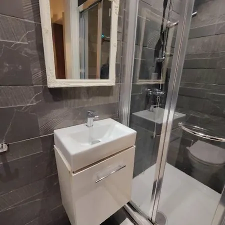 Perfect Place アパート グジラ